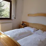 Laerchenhof * バド クラインキルヒハイム